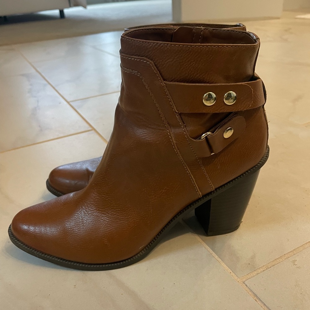 Bar III tan bootie. Side zipper. Rarely worn.